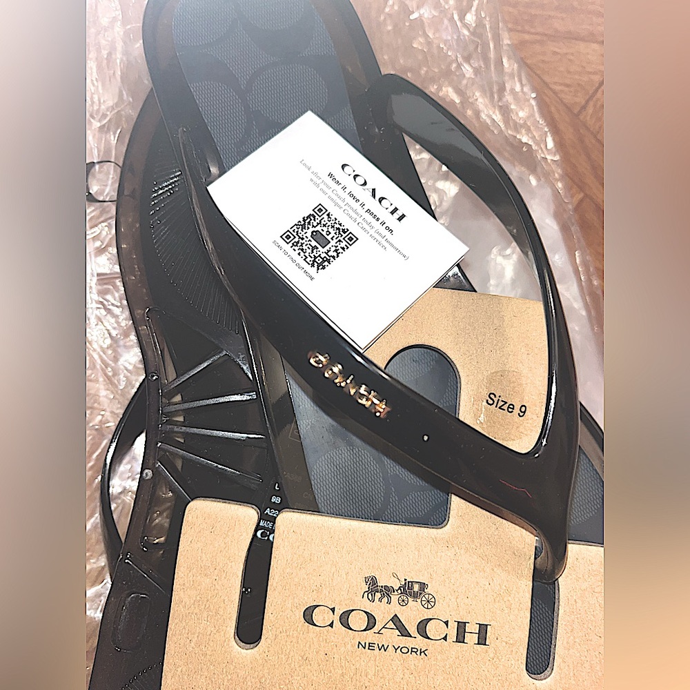 Coach Sandals, great quality. Run a little small! - Picture 4 of 5